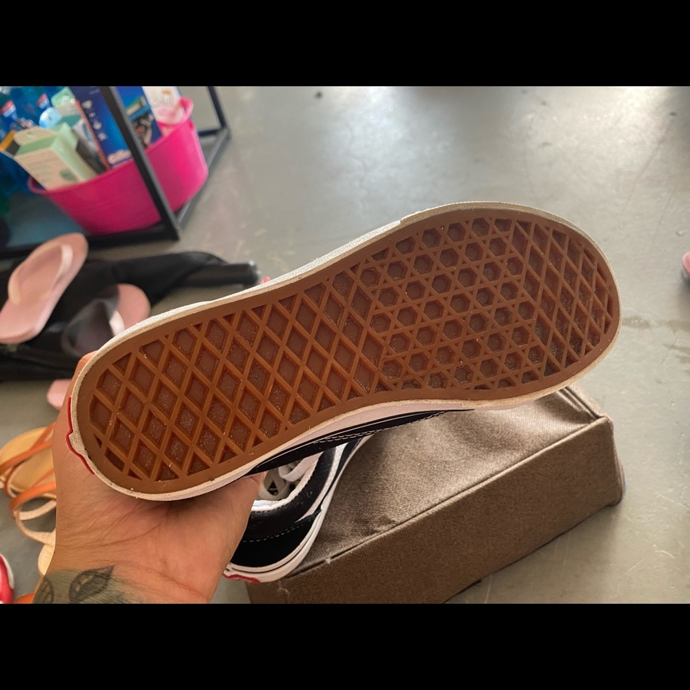 Vans, lightly used - Picture 3 of 7